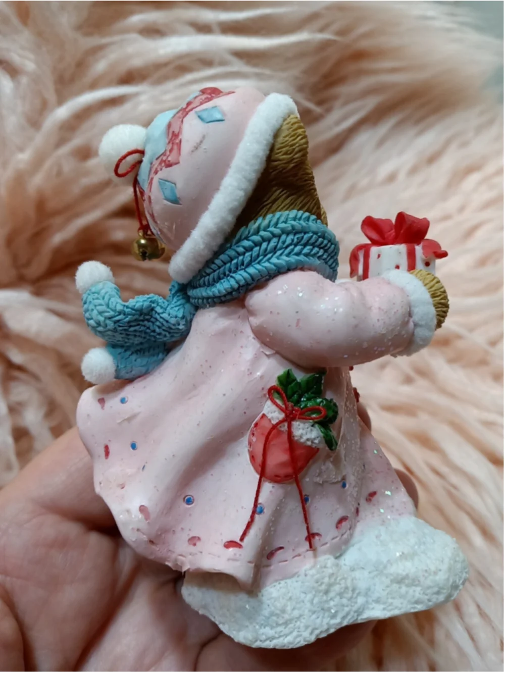 Cherished Teddies Winter Christmas Pink Glitter Coat Holding A Gift Happy Hearts